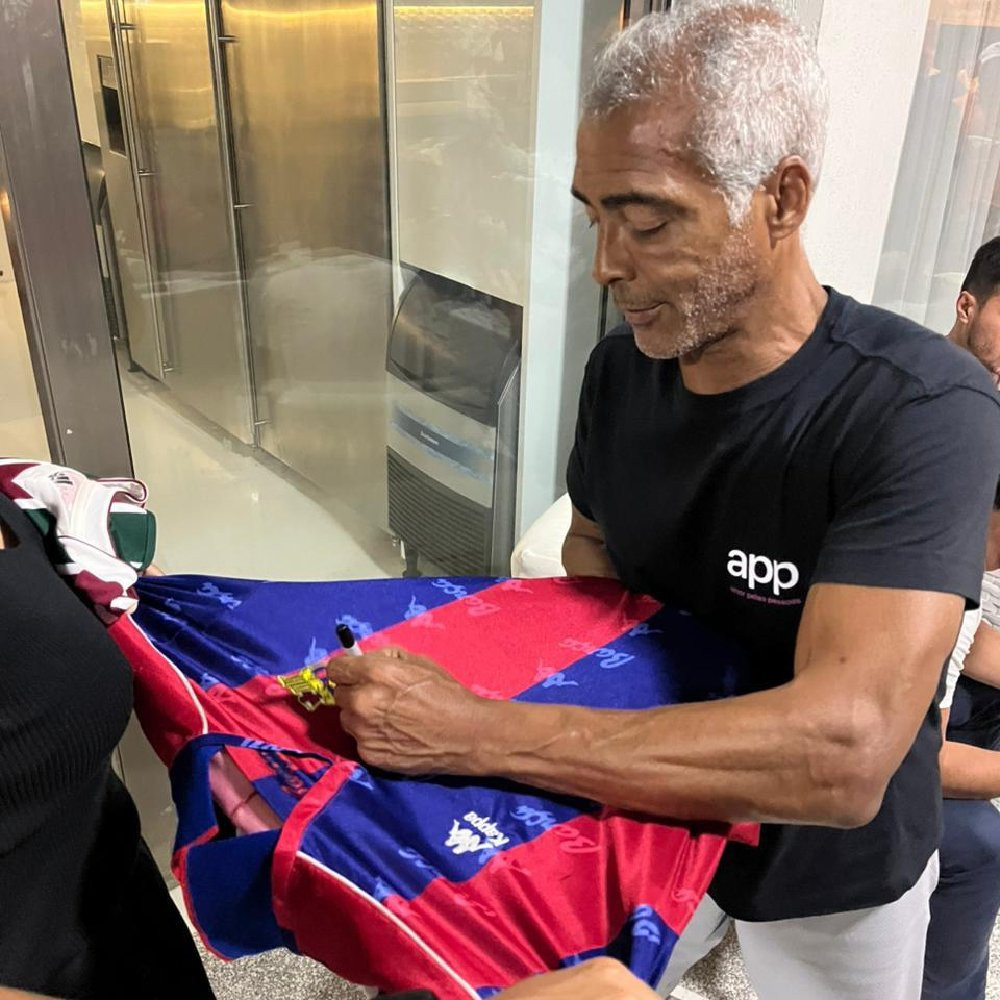 Camisa Barcelona 1992 Home autografada pelo Romário