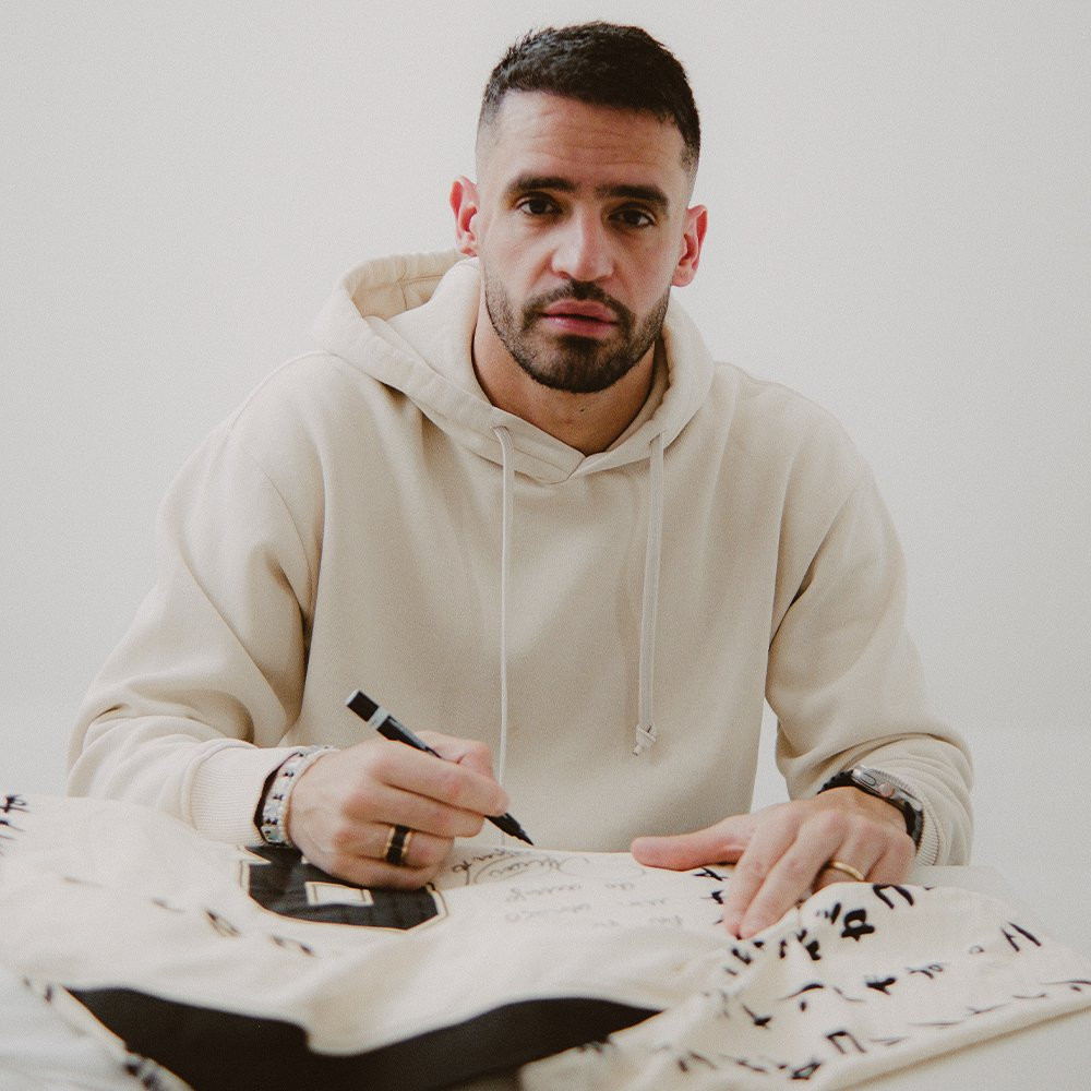 Seu item autografado pelo Renato Augusto