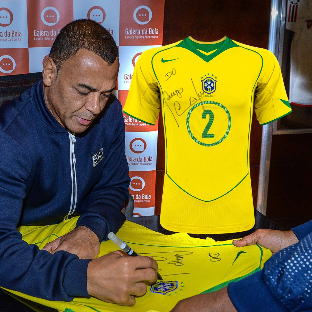 Camisa Brasil I 2004/2006 - Cafu - Autografada