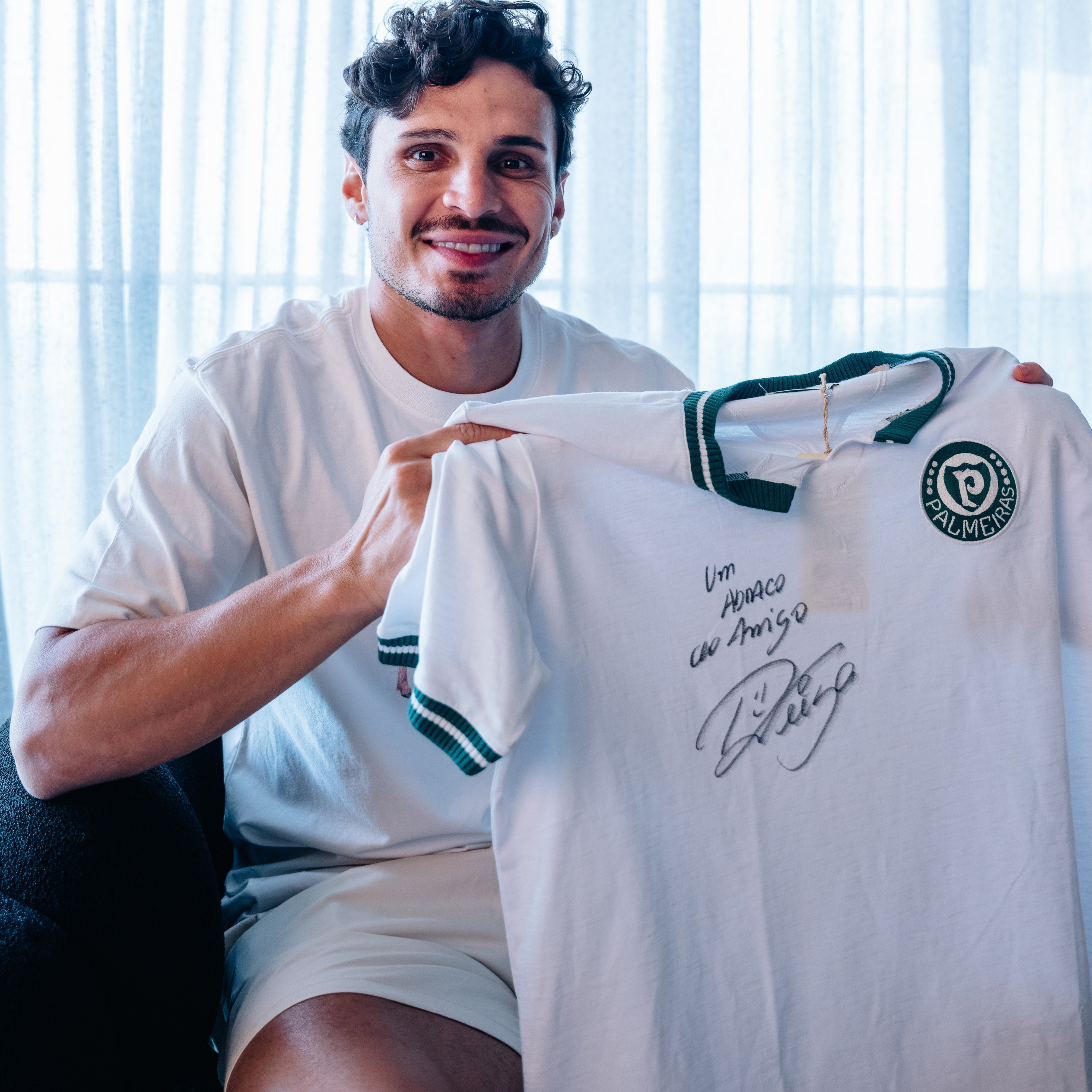 Camisa Retrô do Palmeiras Autografada por Ademir da Guia e Raphael Veiga