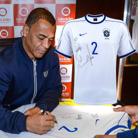 Camisa Brasil III 1998/2000 - Cafu - Autografada