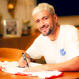 Manto Flamengo II  2024 autografado pelo Arrascaeta