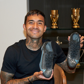 Chuteira Nike usada e autografada pelo Dudu