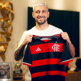 Pré-venda Manto Flamengo I autografada pelo Arrascaeta com dedicatória em seu nome + foto