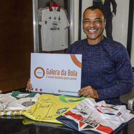 Seu item autografado pelo Cafu com dedicatória em seu nome + foto