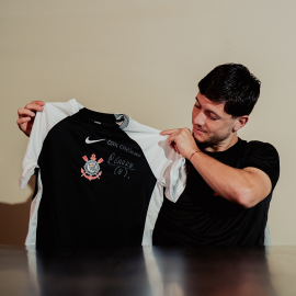 Pré-venda Camisa Corinthians ll autografada pelo Garro com dedicatória em seu nome + foto + vídeo mensagem (opcional)